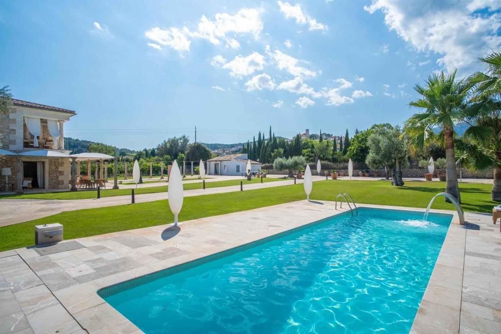 Luxurioeses Mit Whirlpool Im Freien Und Pool, Ideal Fuer Veranstaltungen Ferienhaus *