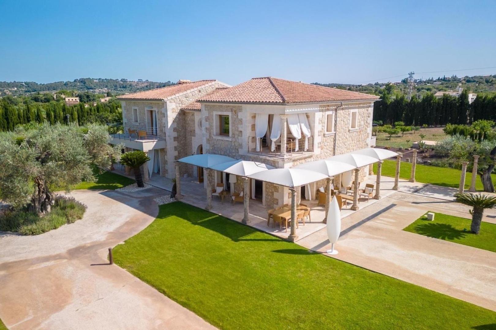 Ferienhaus Luxurioeses Mit Whirlpool Im Freien Und Pool, Ideal Fuer Veranstaltungen